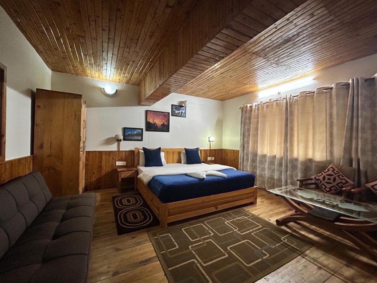 Kasar Himalaya Holiday Resort, Binsar Rd Almora Exterior photo